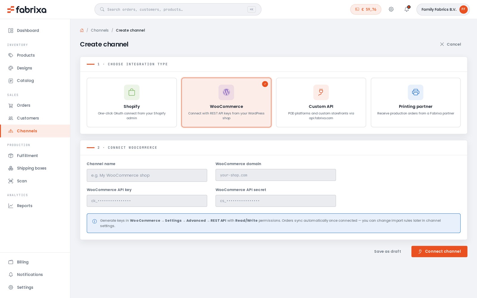 Het scherm ‘Kanaal aanmaken’ van Fabrixa — een integratietype kiezen: Shopify, WooCommerce, Aangepaste API of een printpartner, via het WooCommerce-koppelingsformulier