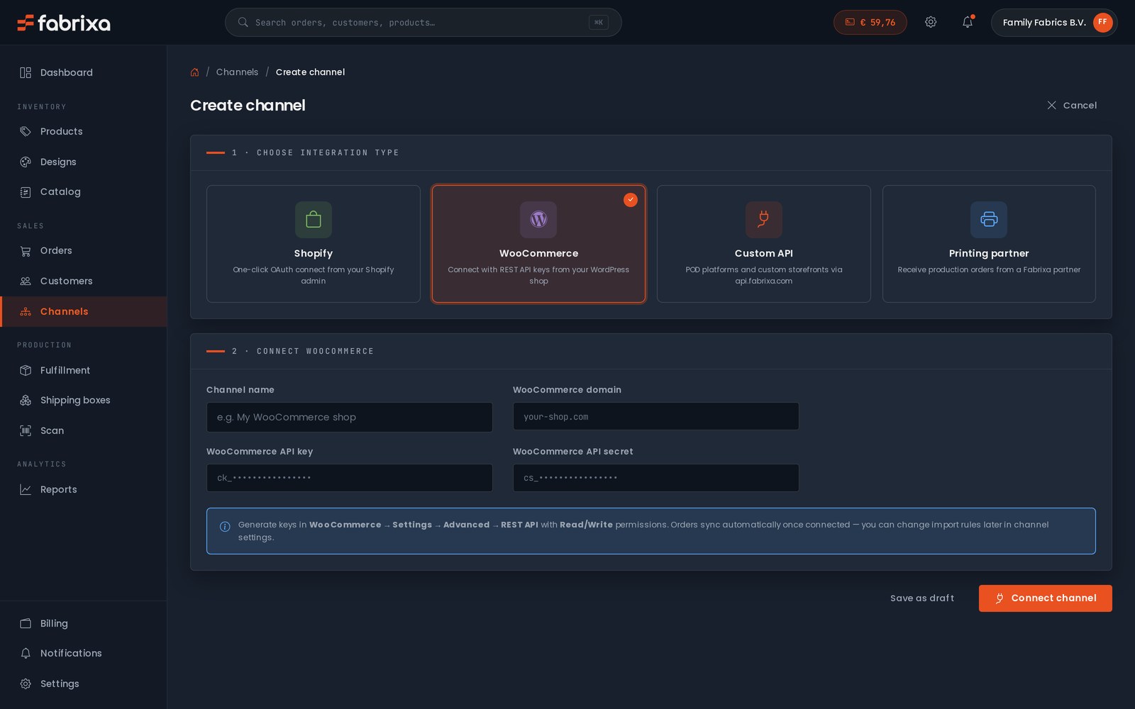 Het scherm ‘Kanaal aanmaken’ van Fabrixa — een integratietype kiezen: Shopify, WooCommerce, Aangepaste API of een printpartner, via het WooCommerce-koppelingsformulier