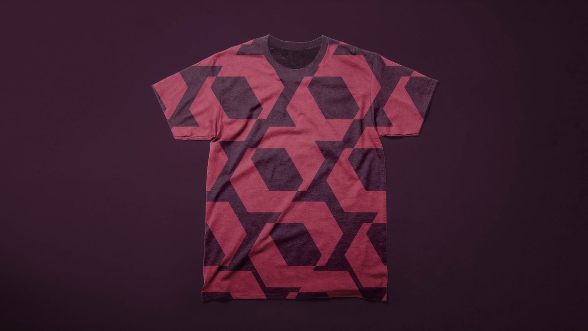 Detalhe de estampado reativo em t-shirt de algodão orgânico de qualidade superior - Fabrixa